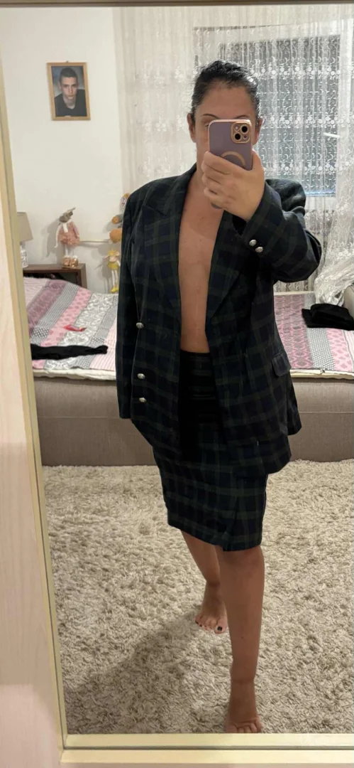 Dobro ocuvan komplet suknja i sako