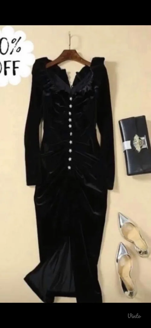 Potpuno nova haljina sa etiketom