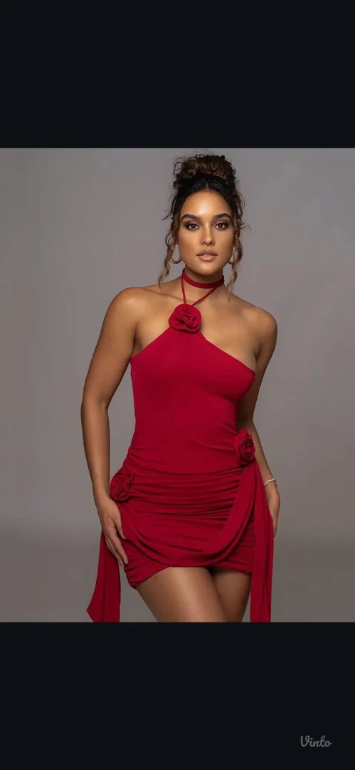 Potpuno nova crvena, sexy haljina