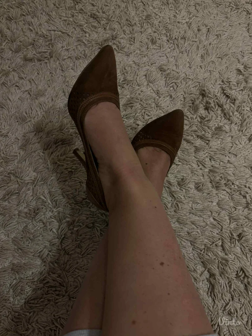 Potpuno ocuvane cipele