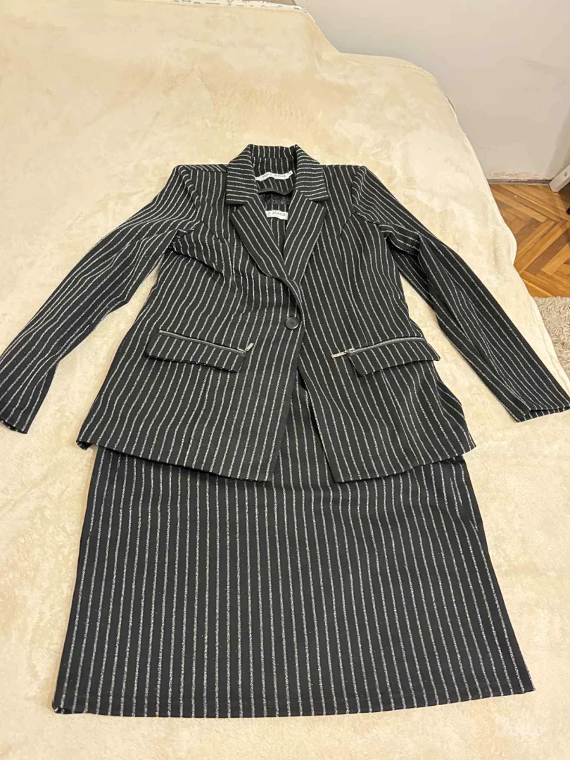 Potpuno nov komplet haljina i sako