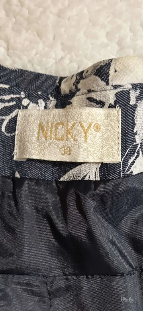 Potpuno ocuvan sako - buza, kao nov