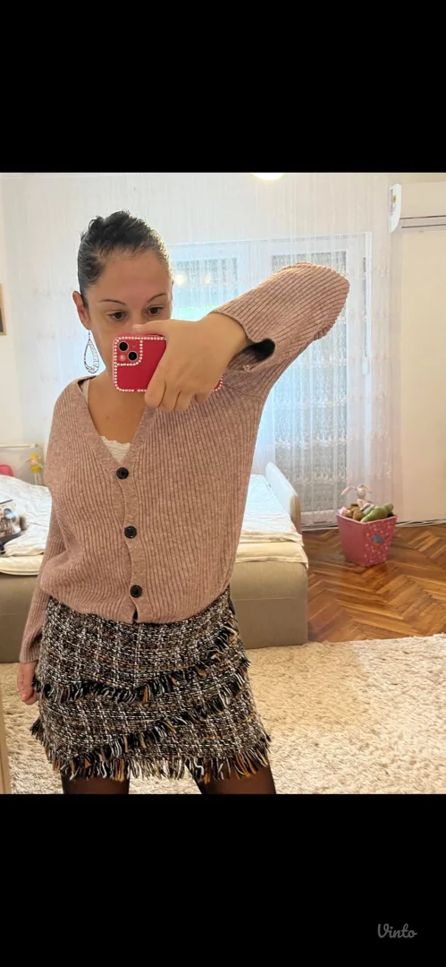 Potpuno nov komplet sa etiketom