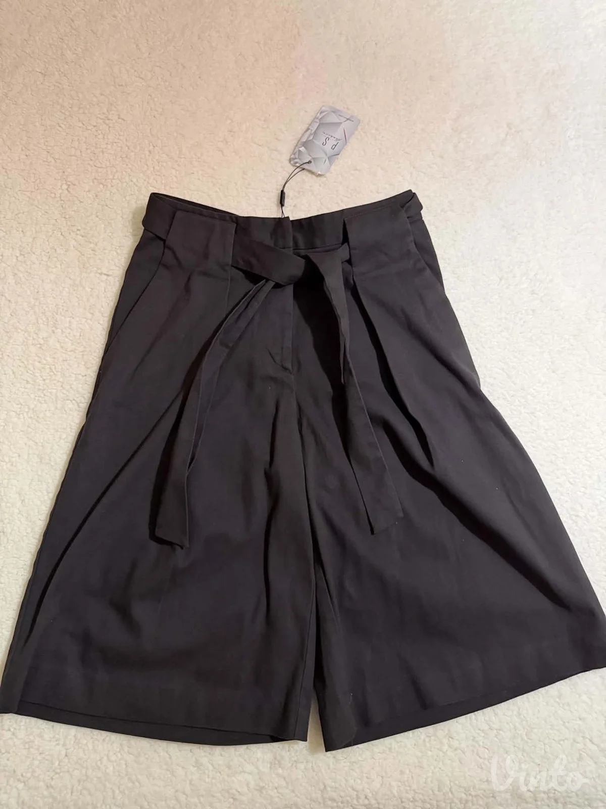 Potpuno nove P. S. Fashion bermude sa etiketom