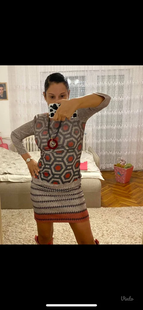 Potpuno nova predivna haljina