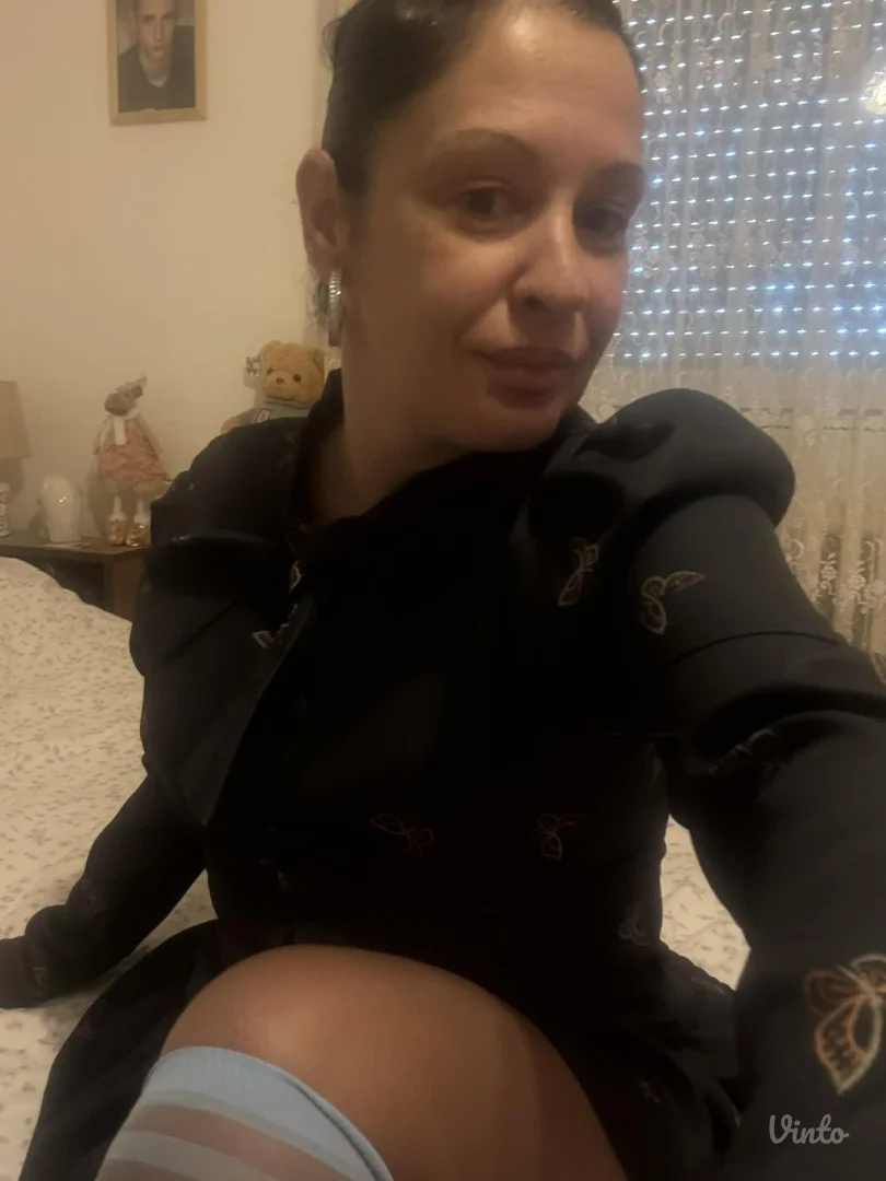 Potpuno nov komplet, suknja i bluza