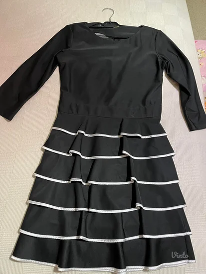 Haljina potpuno ocuvana