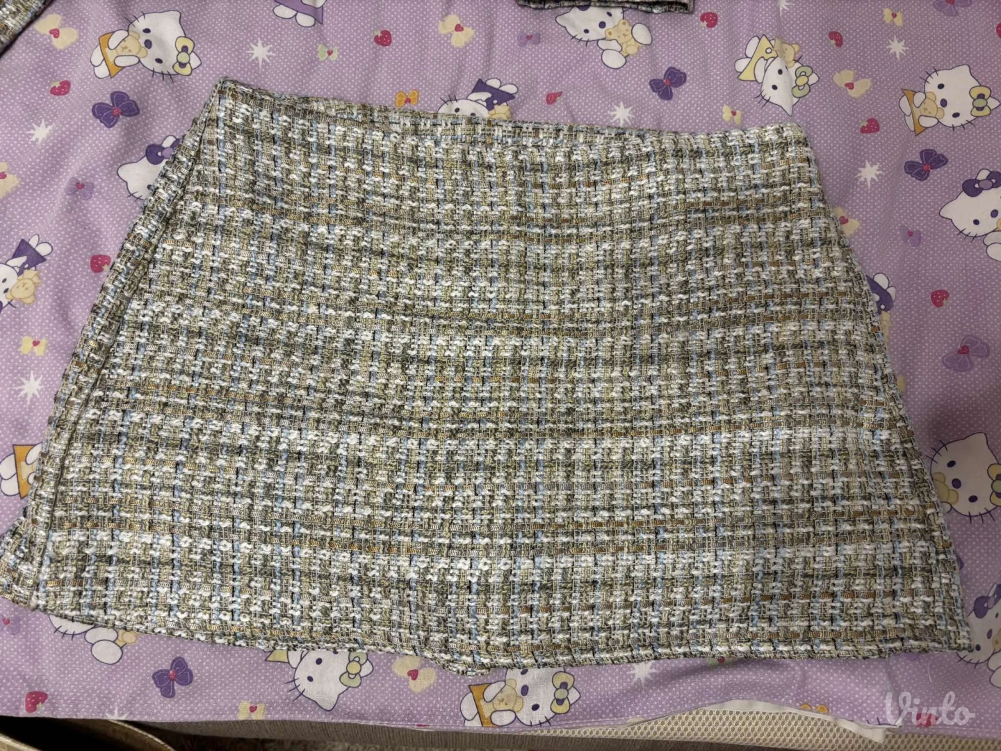 Potpuno nov komplet sa etiketom