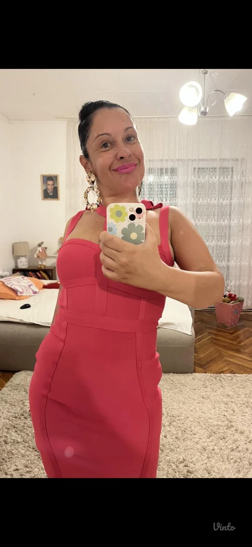 Potpuno nova haljina sa etiketom