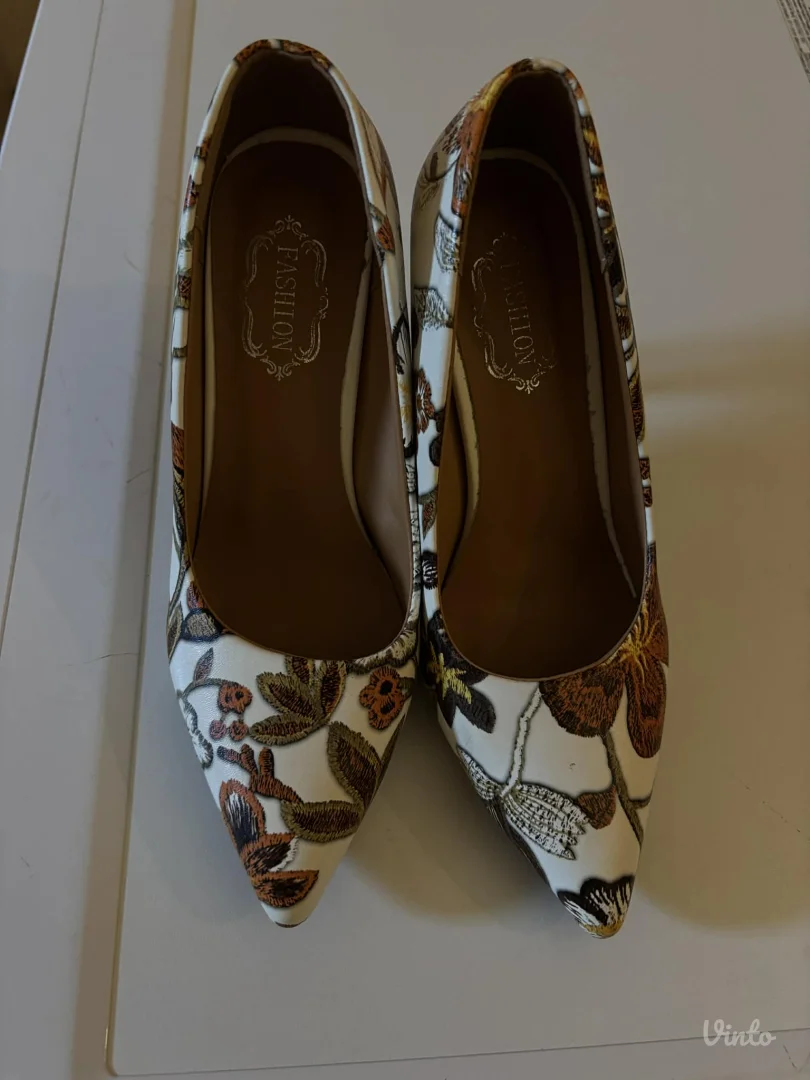 Jednom obuvene cipele gaziste 24cm