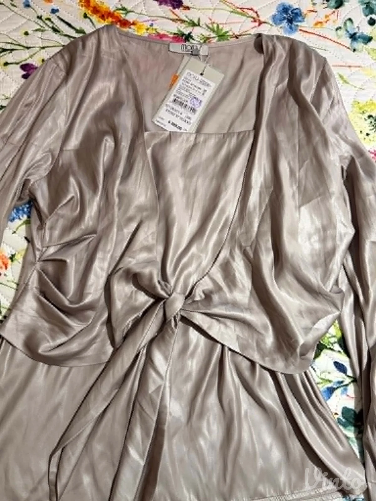 Putpuno nova Mona bluza sa etiketom