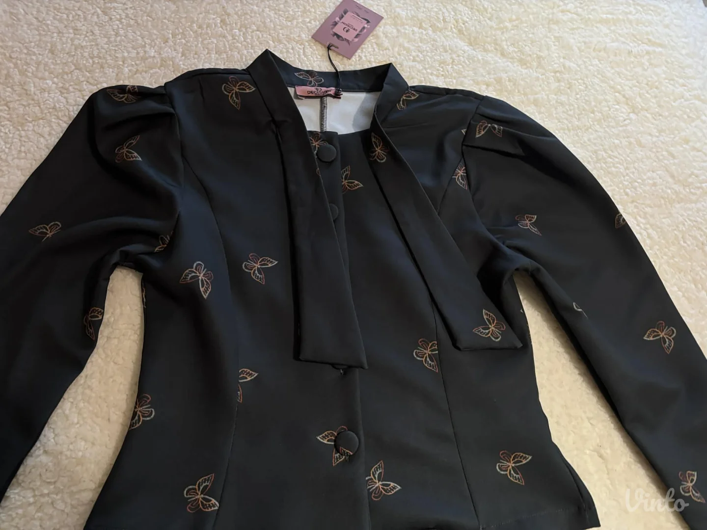 Potpuno nov komplet, suknja i bluza