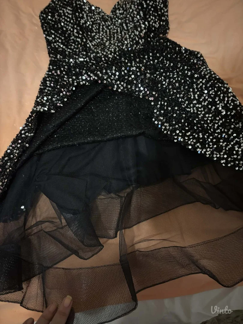 Potpuno nova haljina, samo skinuta etiketa