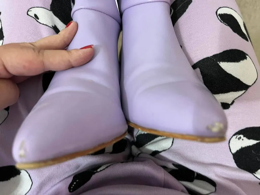 Ocuvane lila cizmice
