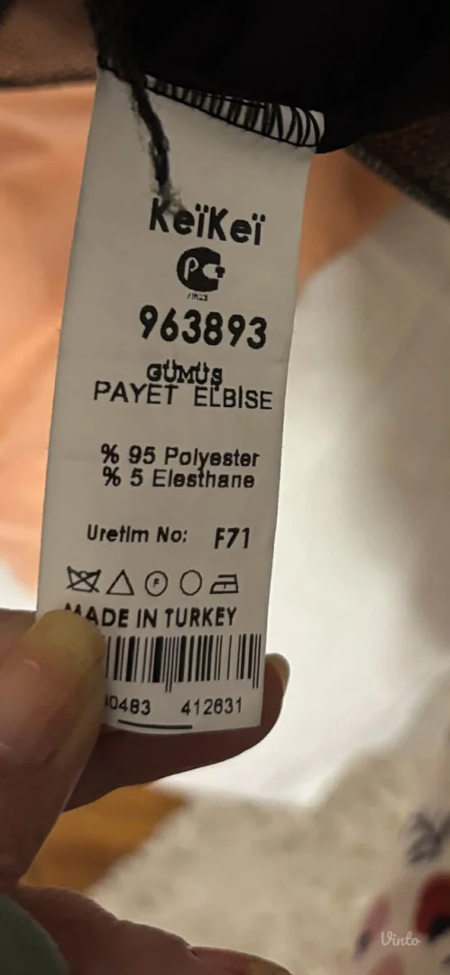 Potpuno nova haljina, samo skinuta etiketa