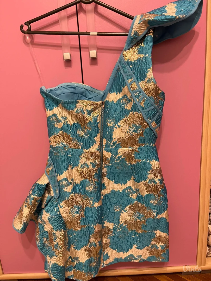 Potpuno nova haljina