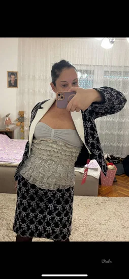 Nov komplet suknja i sako sa etiketom