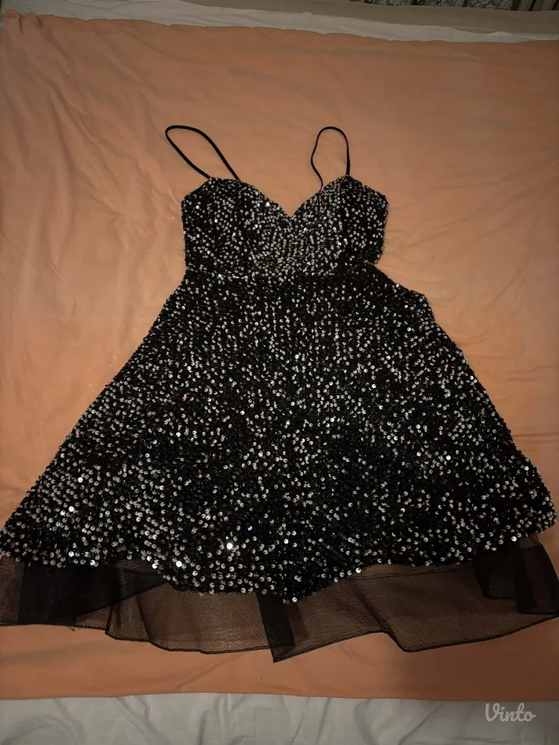 Potpuno nova haljina, samo skinuta etiketa