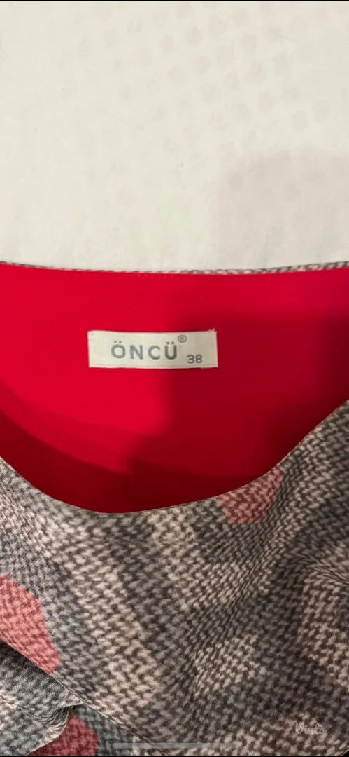 Potpuno nova predivna haljina