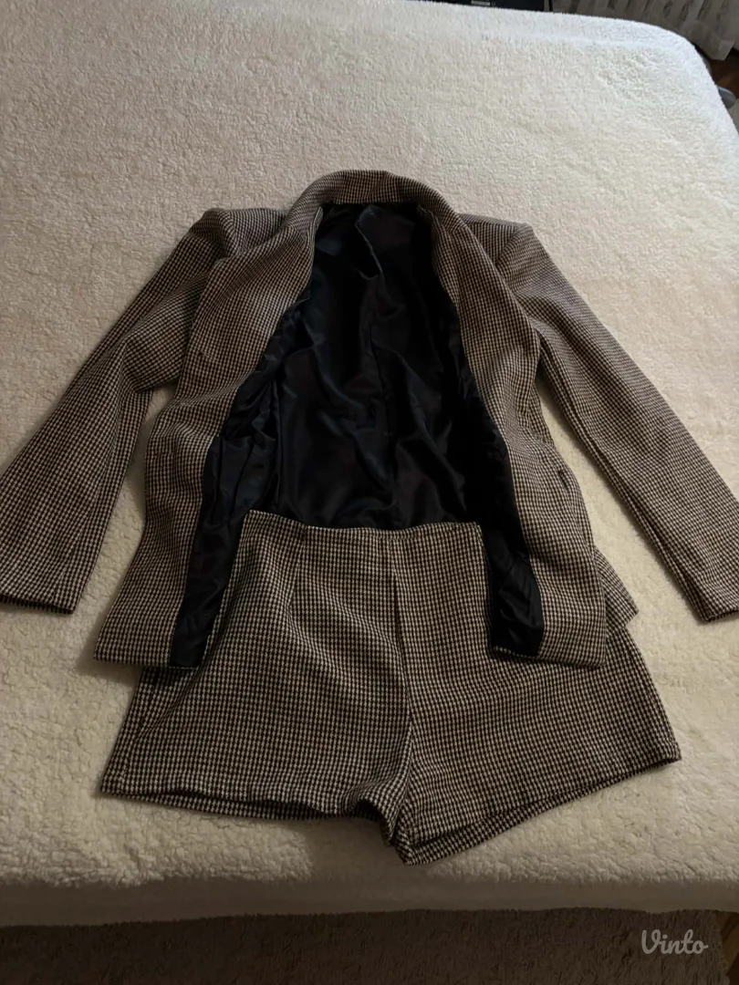 Potpuno nov komlet sako i sorts
