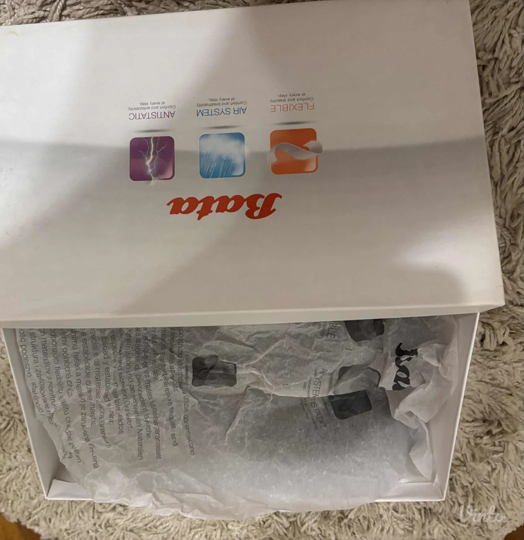 Potpuno ocuvane kozne Bata Sandale br. 36