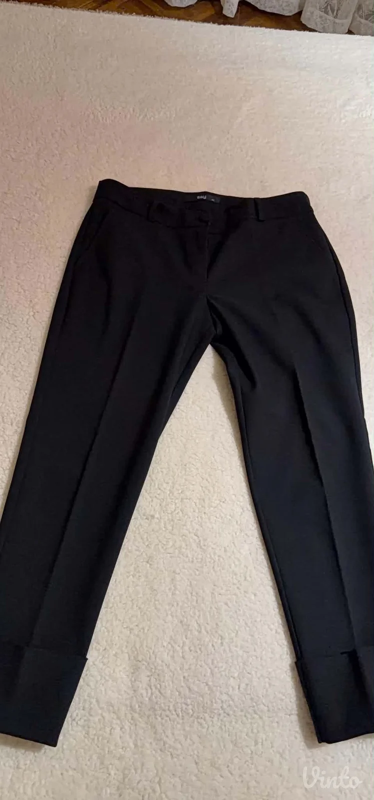 Potpuno ocuvane, elegantne pantalone na peglu