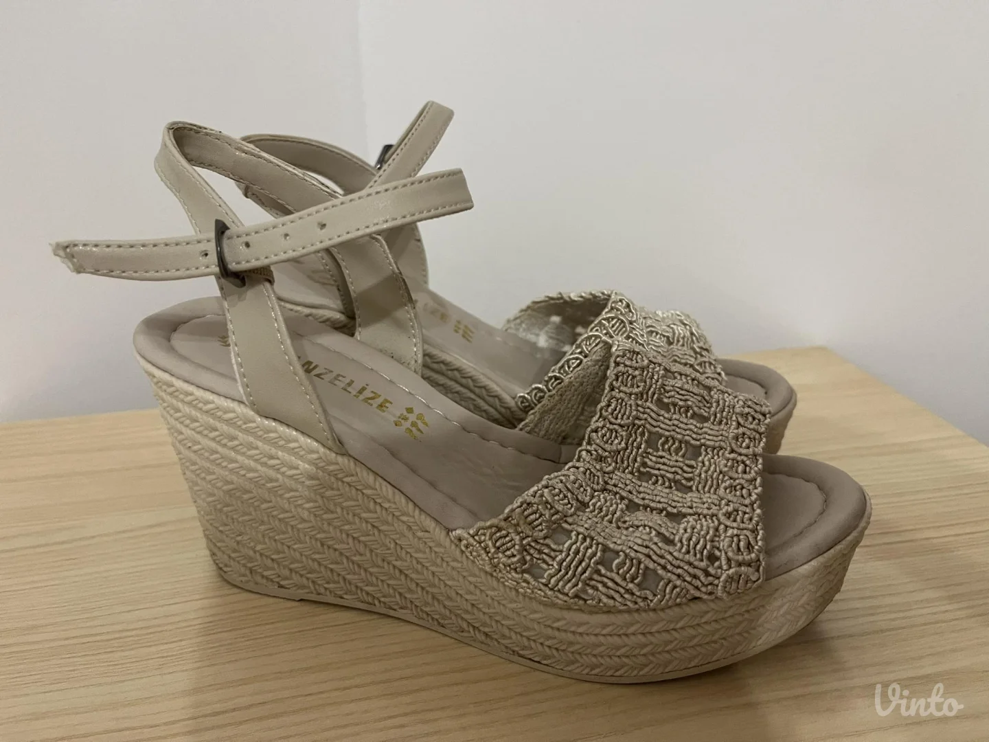 Samo jednom obuvene sandale