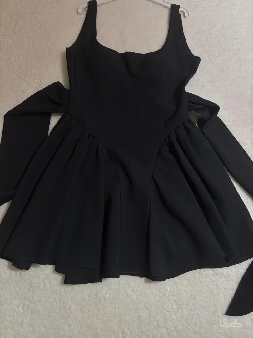 Samo jednom obucena haljina, kao nova