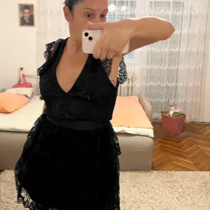 Potpuno nova haljina sa etiketom