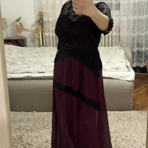 Potpuno nova vecernja haljina sa etiketom