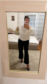 Potpuno nove Mona tricetvrt pantalone sa etiketom