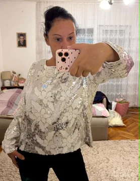 Potpuno nova univerzalna bluza sa etiketom