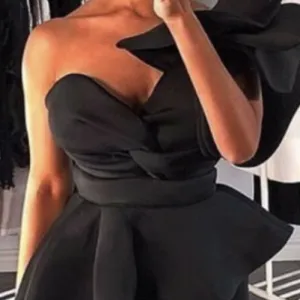 Potpuno nov komplet sa etiketom suknja i bluza