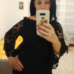 Predivna haljina jednom obucena