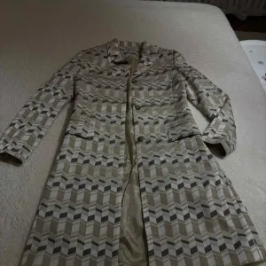 Potpuno ocuvan sako - Mantil Nicilas’s