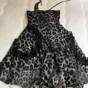 Potpuno nova Passage haljina, samo skinuta etiketa