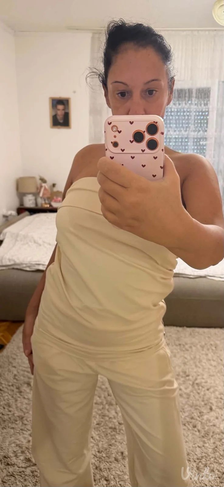 Potpuno ocuvan komplet pantalone i top majica