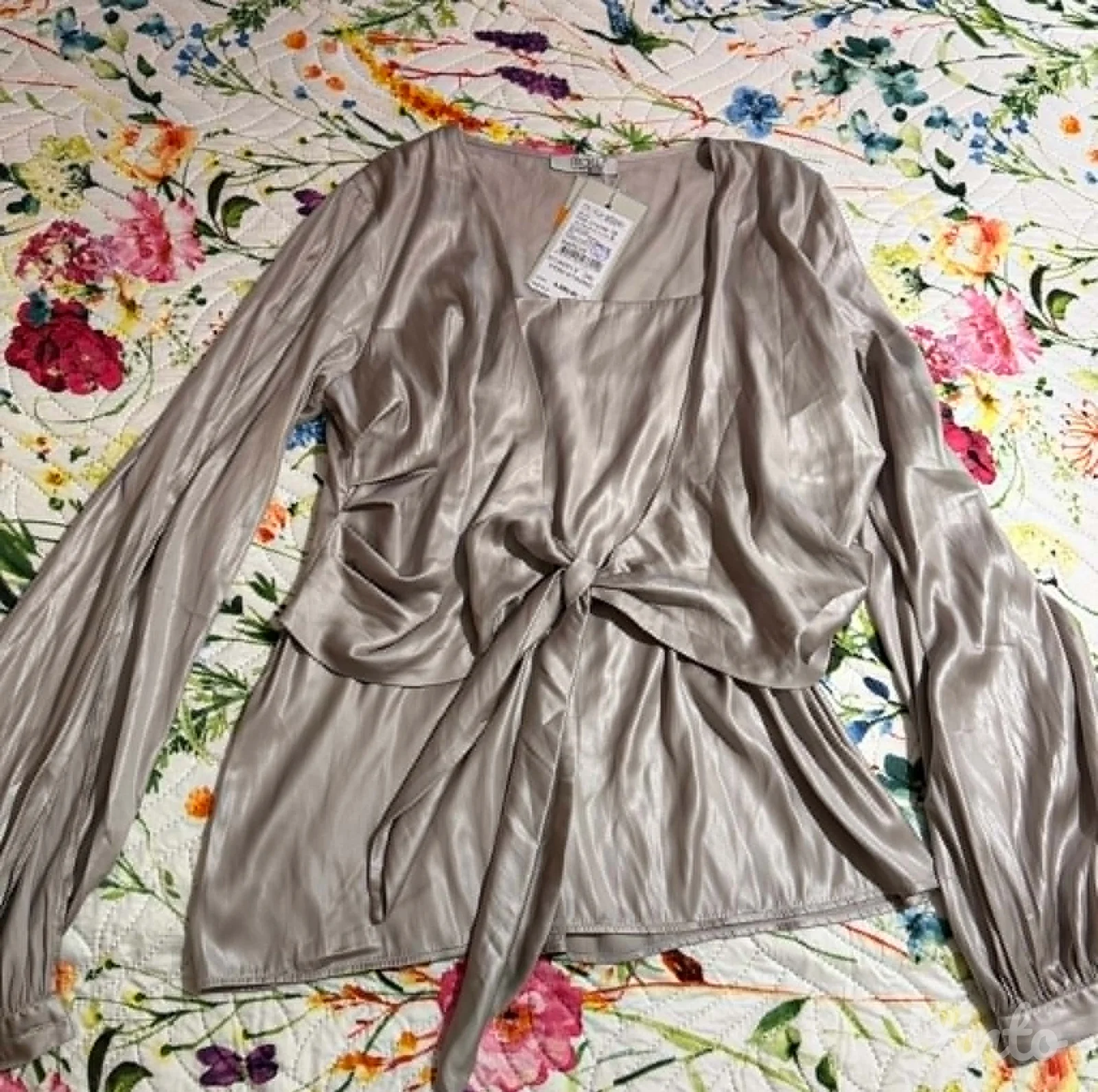 Putpuno nova Mona bluza sa etiketom