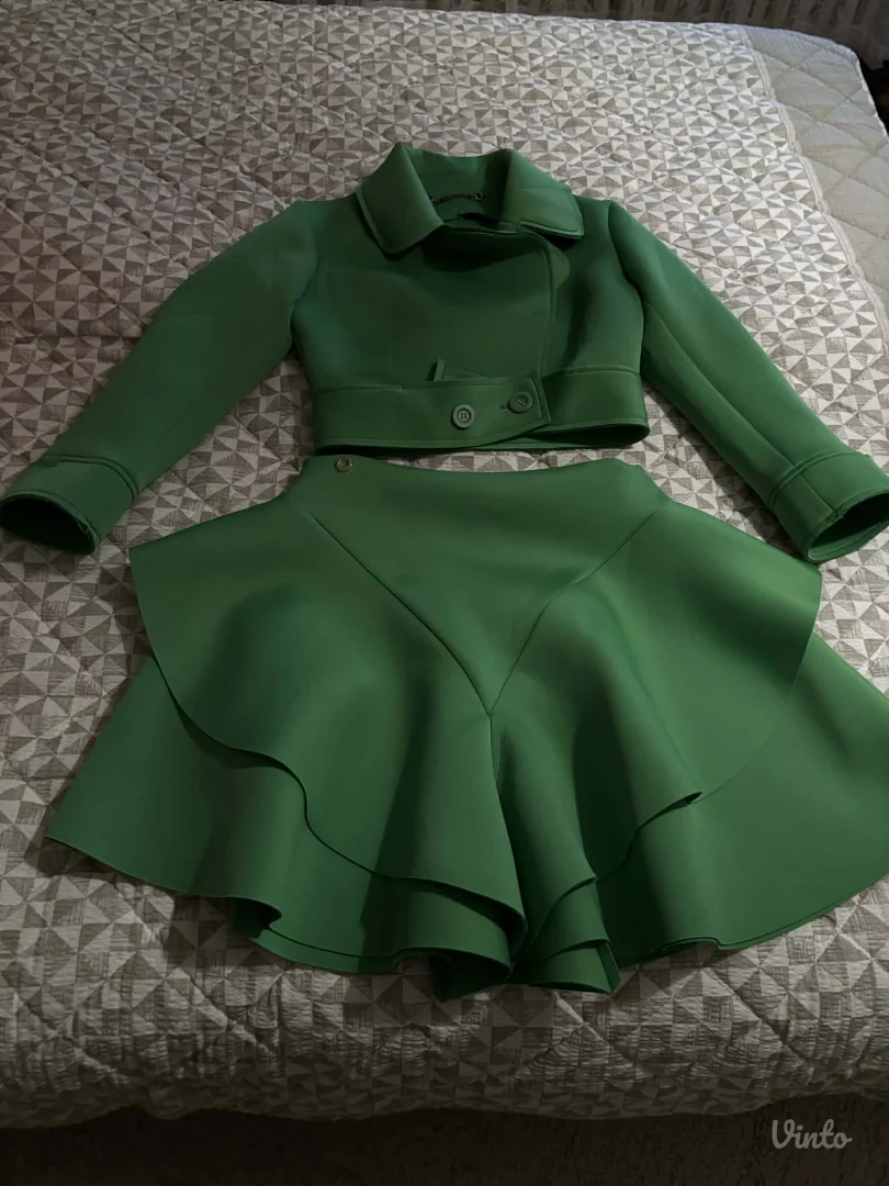 Potpuno nov P. S. Fashion komplet suknja i jakna