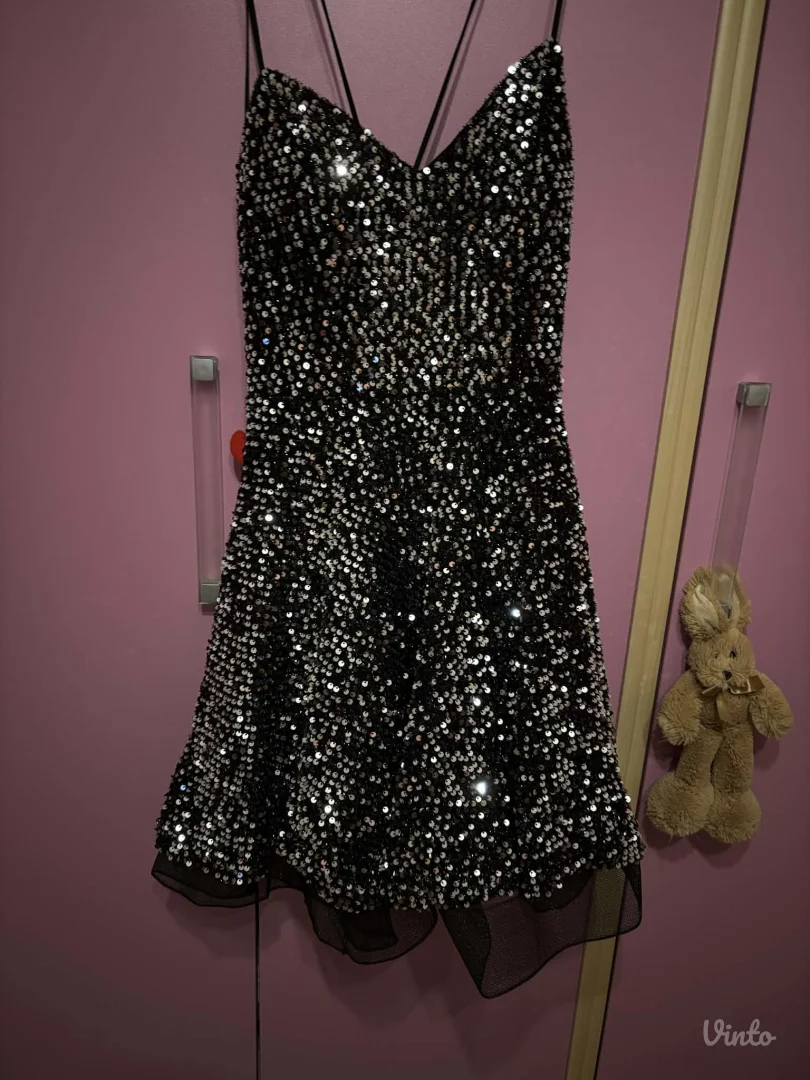 Potpuno nova haljina, samo skinuta etiketa