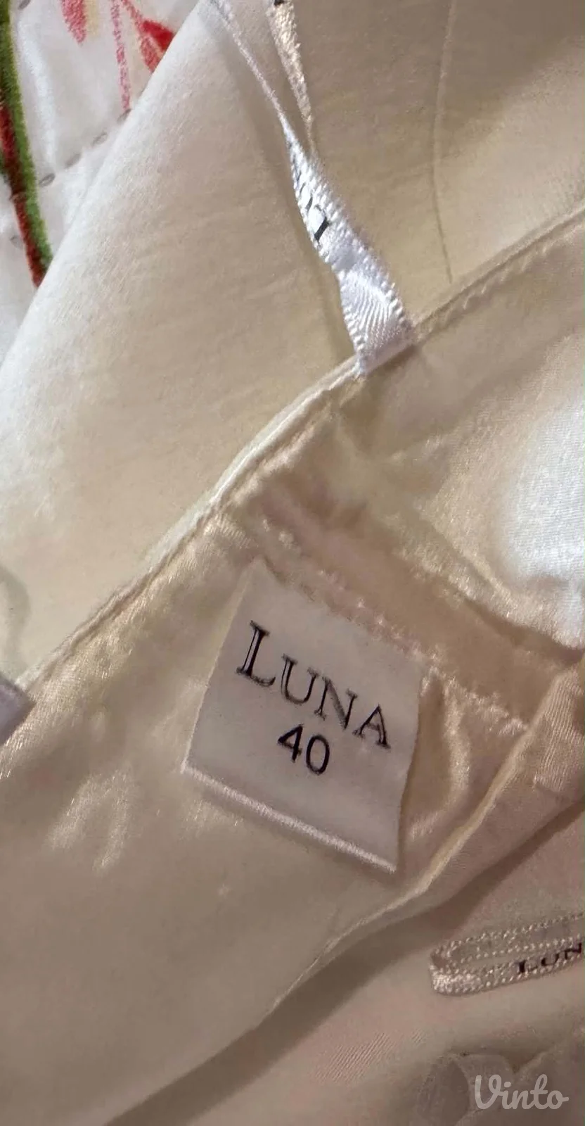 Jednom obucena Luna suknja, kao nova
