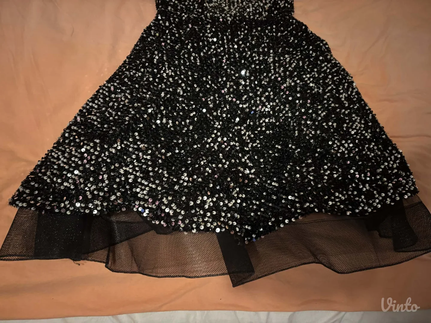 Potpuno nova haljina, samo skinuta etiketa