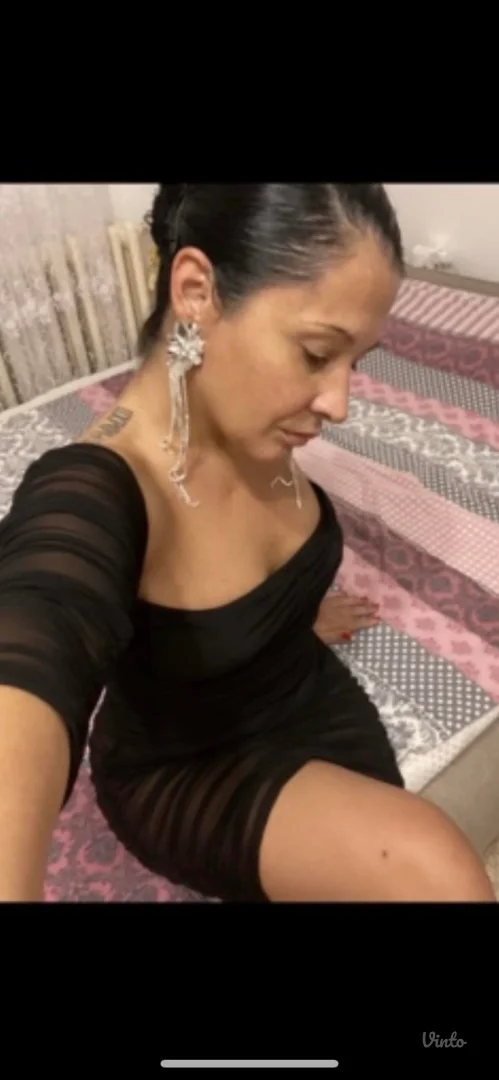 Potpuno nova crna preseksi haljina