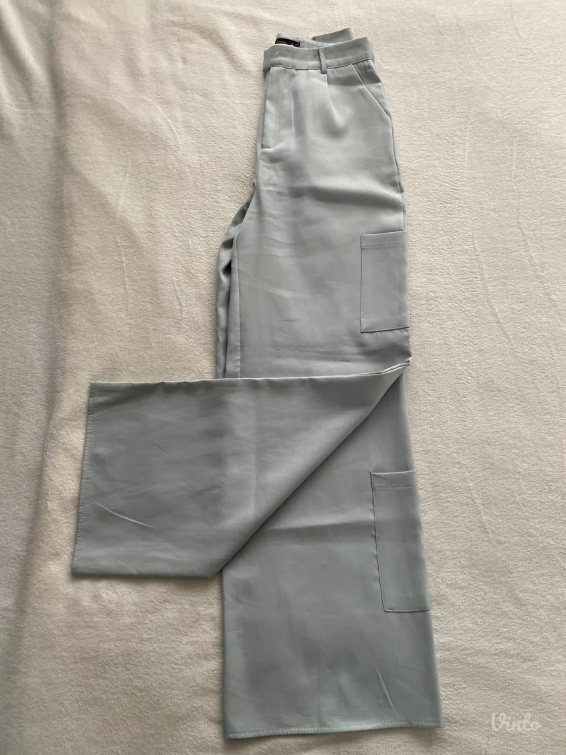 Svetlo plave elegantne pantalone