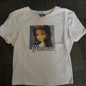 Bershka kroptop Bratz majica