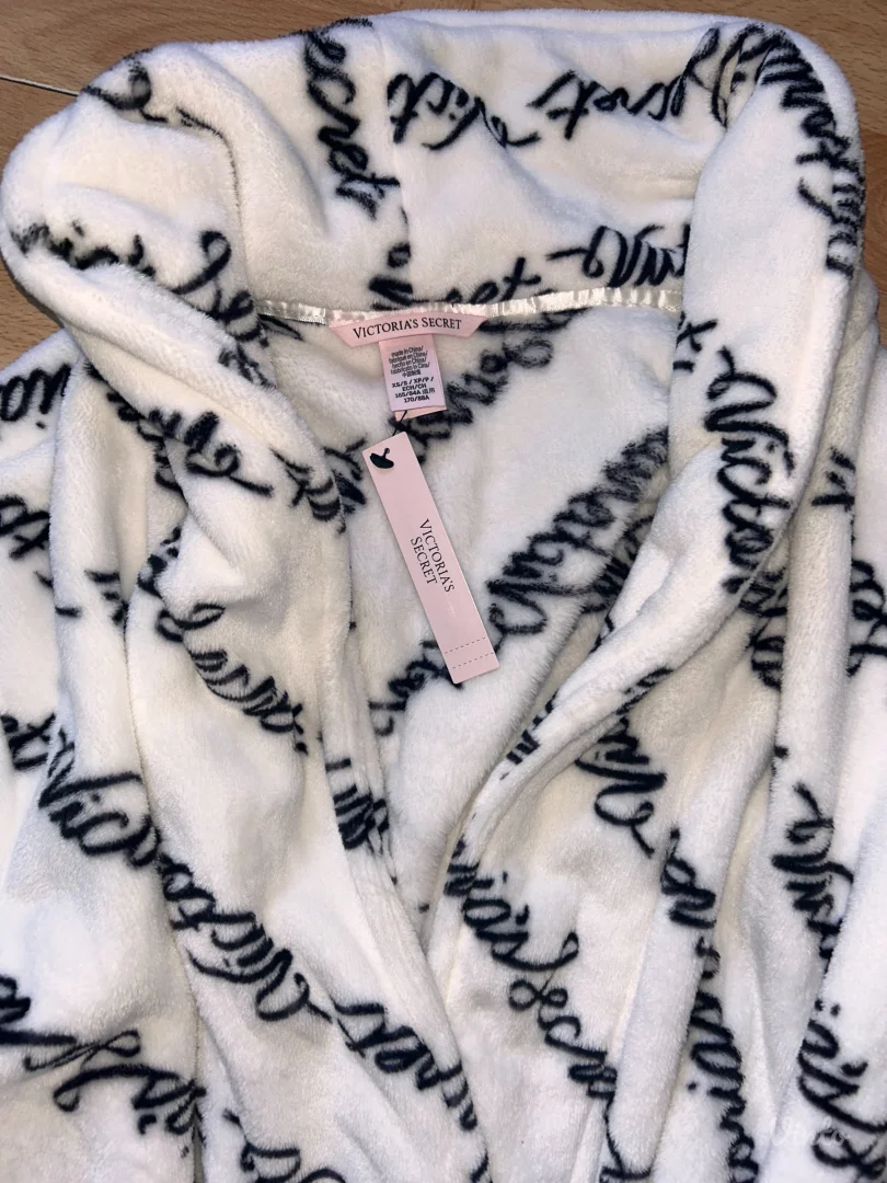 Victoria's Secret bade mantil