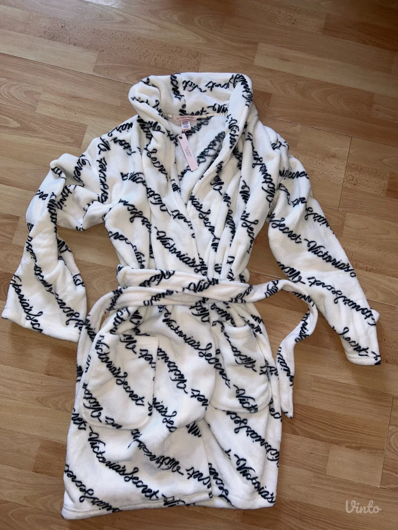 Victoria's Secret bade mantil