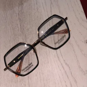 ana hickmann ram za naocare