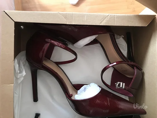 Zara lakovane salonke