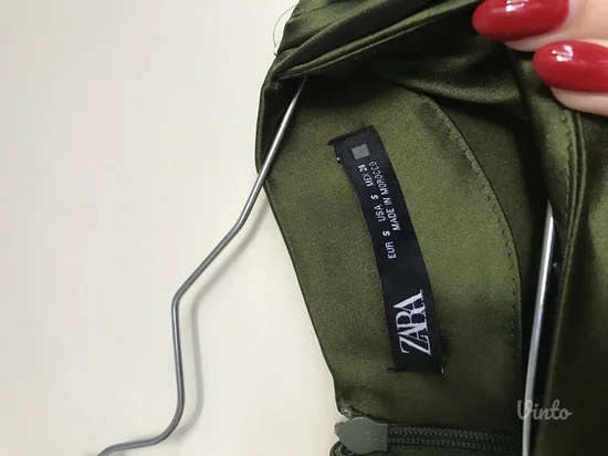 Zara haljina sa efektom satena